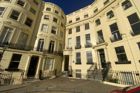 Brunswick Square, Hove 2 bed flat for sale