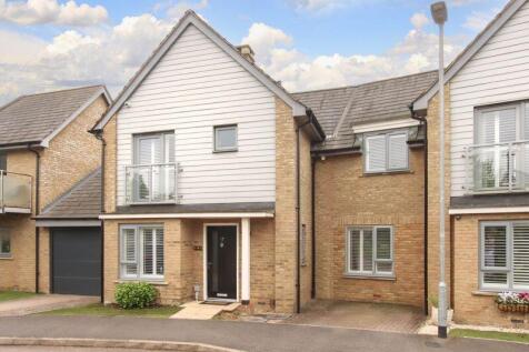 Kingcup Avenue, Hemel Hempstead 3 bed semi