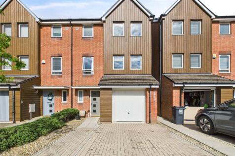 Marlstone Close, Gloucester... 3 bed semi
