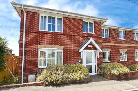 Silcombe Lane, Freshwater, Isle of Wight 2 bed apartment for sale