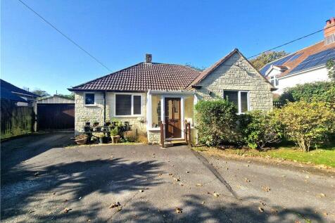 Madeira Road, Totland Bay, Isle of Wight 2 bed bungalow for sale