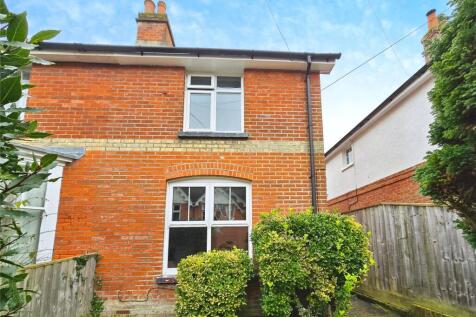 Weston Road, Totland Bay, Isle of Wight 3 bed semi