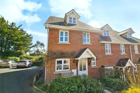 4 bedroom end of terrace house for sale