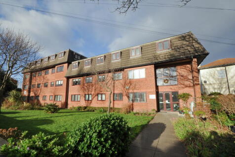 1 bedroom ground floor flat for sale