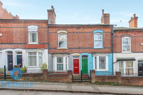 3 bedroom town house for sale