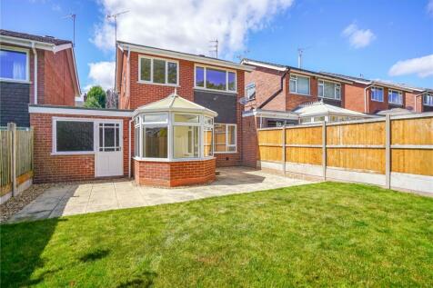 3 bedroom link detached house for sale