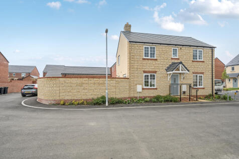 Maple Drive, Lyneham, SN15 3 bed detached house for sale