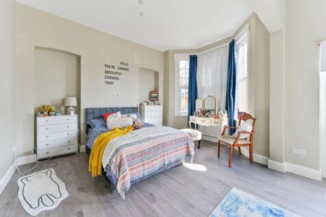 Coombe Road, Croydon, CR0 3 bed detached house for sale