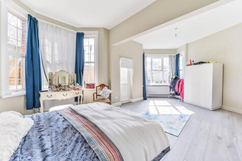 Coombe Road, Croydon, CR0 3 bed detached house for sale