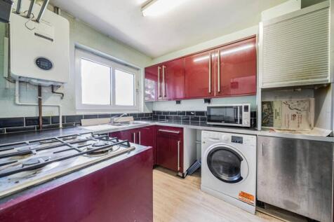 Leyburn Gardens, East Croydon... 2 bed maisonette for sale