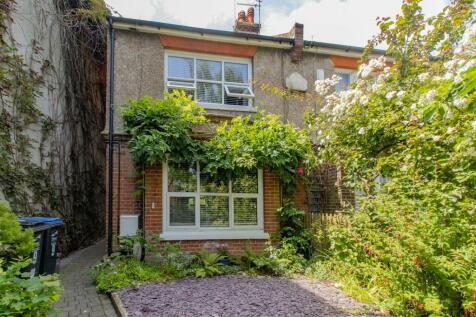 2 bedroom semi-detached house for sale