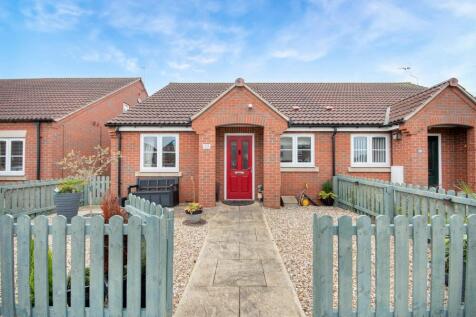 2 bedroom semi-detached bungalow for sale