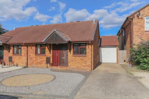 2 bedroom semi-detached bungalow for sale