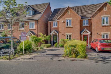 3 bedroom semi-detached house for sale