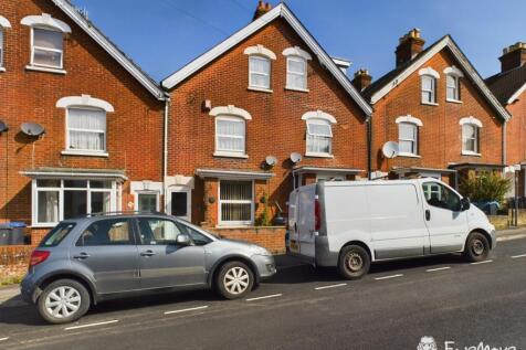 79 Hamilton Road, Salisbury 4 bed terraced house for sale