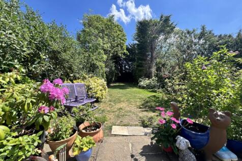 Martin Rise, Bexleyheath, Kent, DA6 4 bed semi