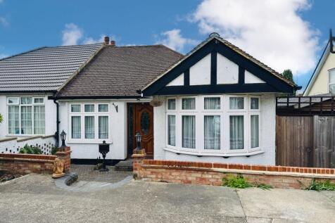3 bedroom semi-detached bungalow for sale