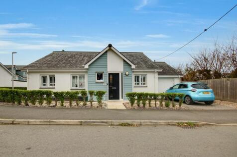 Queens Close, Bideford EX39 2 bed detached bungalow for sale