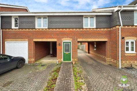 BROADMERE ROAD, BEGGARWOOD... 2 bed coach house for sale