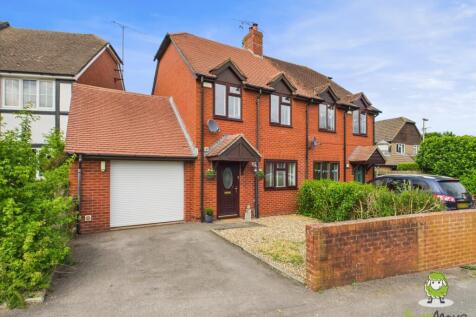 Chaldon Green, Lychpit, Basingstoke... 3 bed semi
