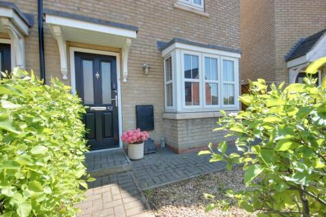 3 bedroom end of terrace house for sale