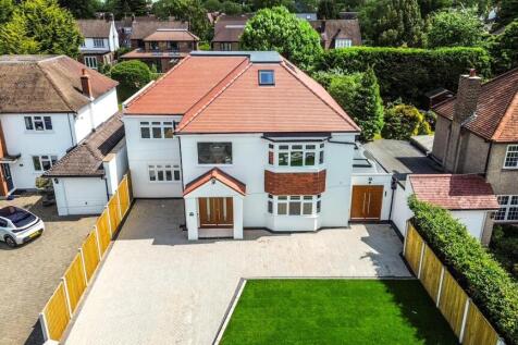5 bedroom detached house for sale