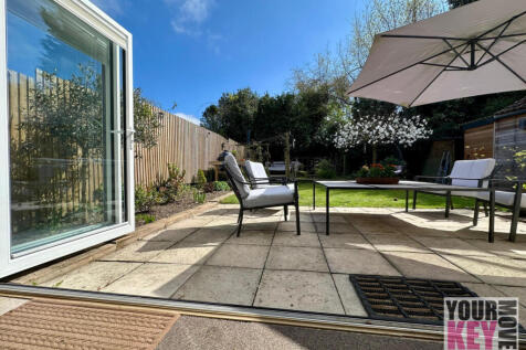 Forge Close, Sellindge, Ashford, Kent... 4 bed semi