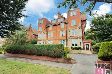 Earls Avenue, Folkestone, Kent CT20 2HA 2 bed flat for sale