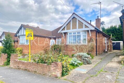Oulton Crescent, Potters Bar EN6 3 bed semi