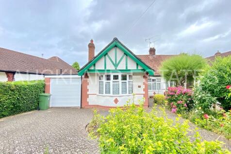 3 bedroom semi-detached bungalow for sale