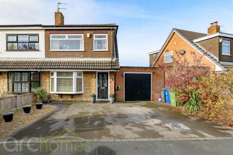 3 bedroom semi-detached house for sale