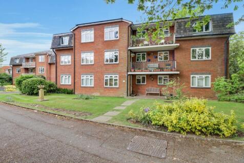 Albany Crescent, Claygate, KT10 2 bed apartment for sale