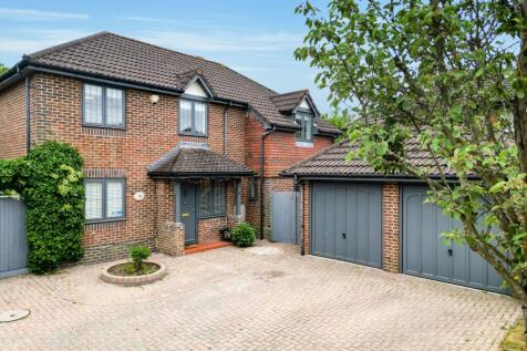 Rivermead, East Molesey, KT8 5 bed detached house for sale
