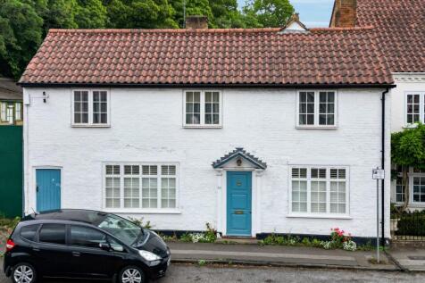 4 bedroom semi-detached house for sale