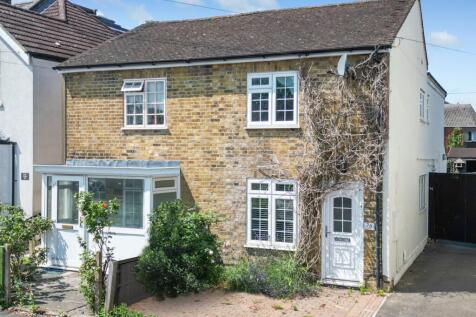High Street, West Molesey, KT8 2 bed semi