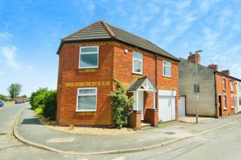 2 bedroom detached house for sale