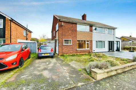 3 bedroom semi-detached house for sale