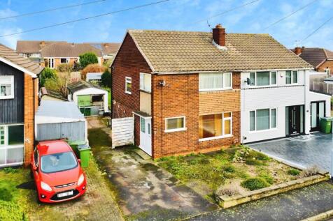 Farmway, Braunstone Town, LE3 3 bed semi