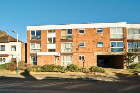 Princes Road, ROMFORD RM1 2 bed apartment for sale