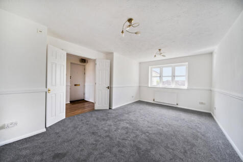The Squires, Romford RM7 1 bed apartment for sale
