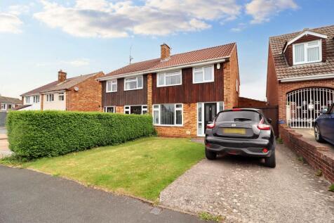 3 bedroom semi-detached house for sale