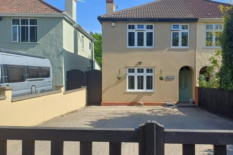 3 bedroom semi-detached house for sale
