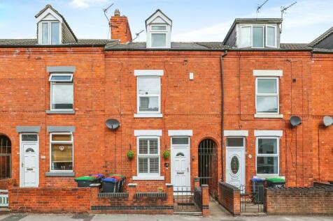 4 bedroom terraced house for sale