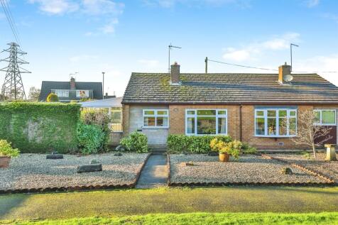 2 bedroom semi-detached bungalow for sale