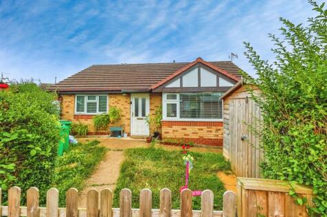 2 bedroom detached bungalow for sale