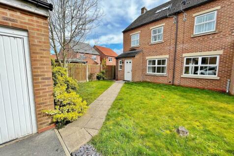 4 bedroom semi-detached house for sale