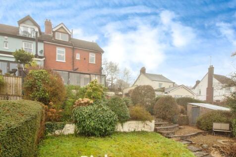 5 bedroom semi-detached house for sale