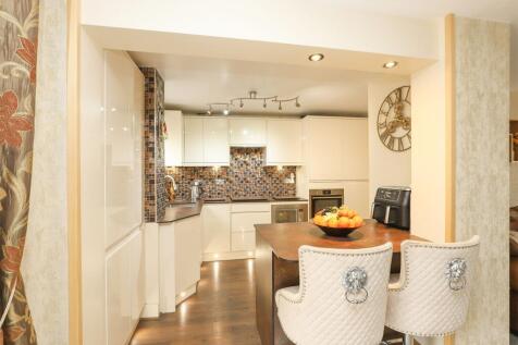 Farm Fields Close, Sheffield S20 3 bed detached house for sale