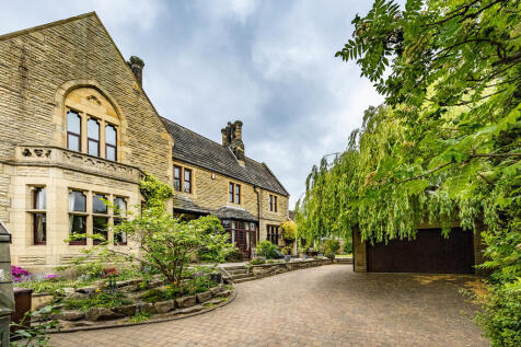5 bedroom link detached house for sale