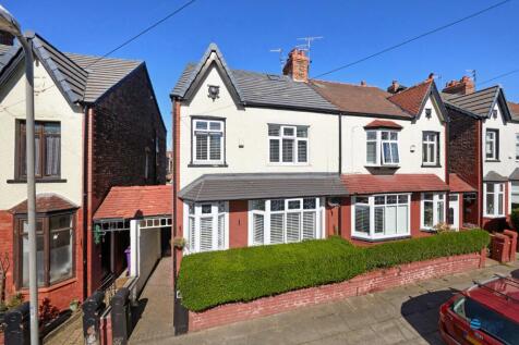 4 bedroom semi-detached house for sale